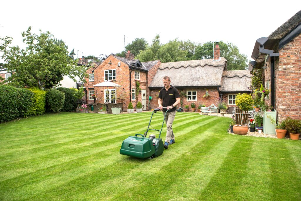 The Benefits of Using a Cordless Electric Lawn Mower The Benefits of Using a Cordless Electric Lawn Mower